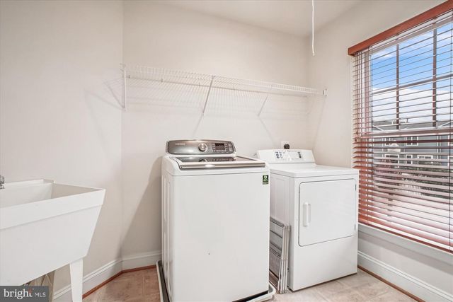 1310 S GLEBE RD, Arlington, VA 22204