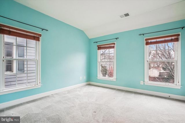 1310 S GLEBE RD, Arlington, VA 22204