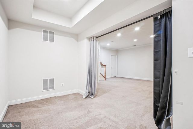 1310 S GLEBE RD, Arlington, VA 22204