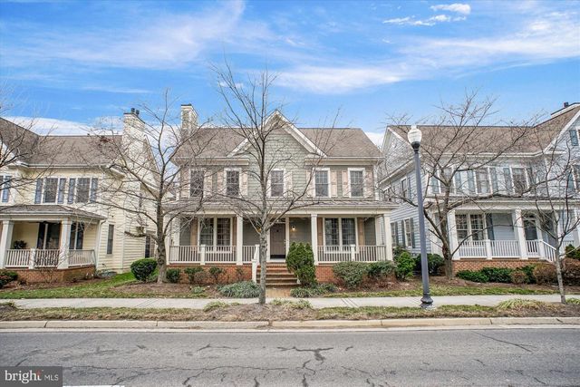 1310 S GLEBE RD, Arlington, VA 22204