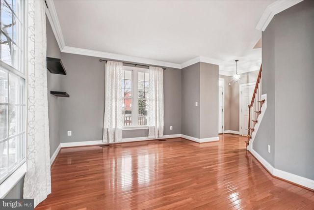 1310 S GLEBE RD, Arlington, VA 22204