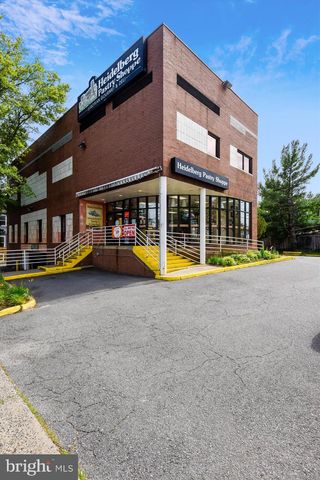 1310 S GLEBE RD, Arlington, VA 22204