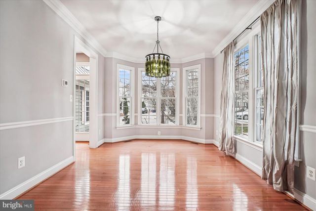 1310 S GLEBE RD, Arlington, VA 22204