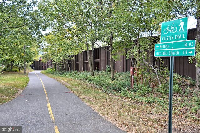 1310 S GLEBE RD, Arlington, VA 22204