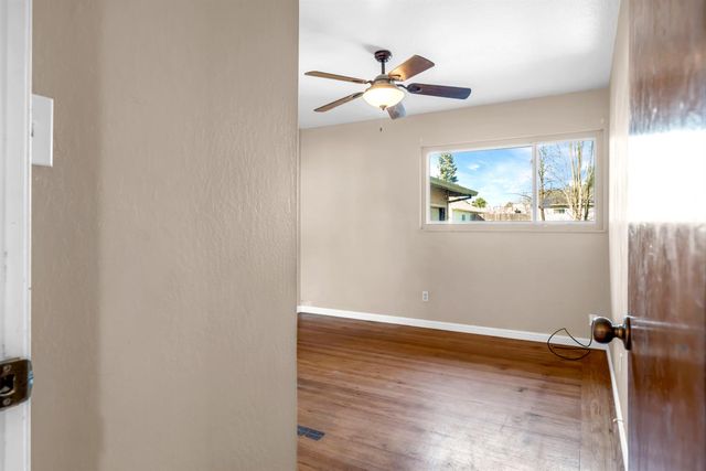 7636 Kensington Dr, Citrus Heights, CA 95610