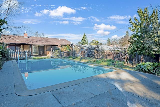 7636 Kensington Dr, Citrus Heights, CA 95610