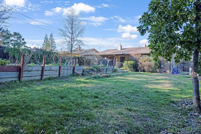 7636 Kensington Dr, Citrus Heights, CA 95610