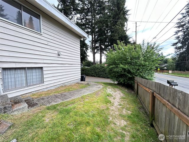 11718 5th Avenue NE, Seattle, WA 98125