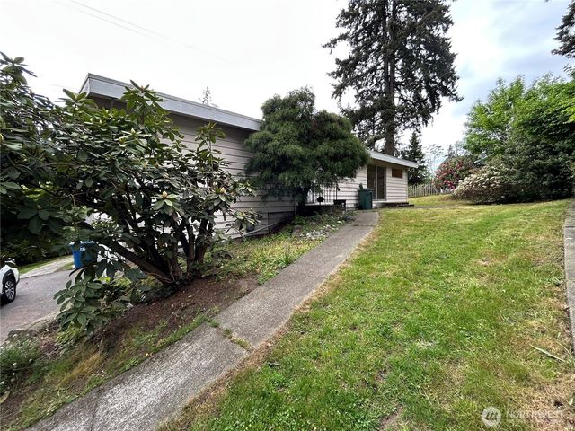 11718 5th Avenue NE, Seattle, WA 98125
