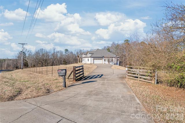 424 Rollingbrook Road, Kings Mountain, NC 28086