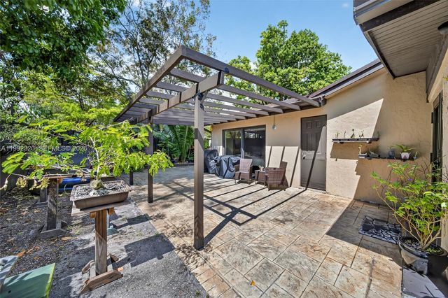 10861 SW 132nd Cir Court, Miami, FL 33186