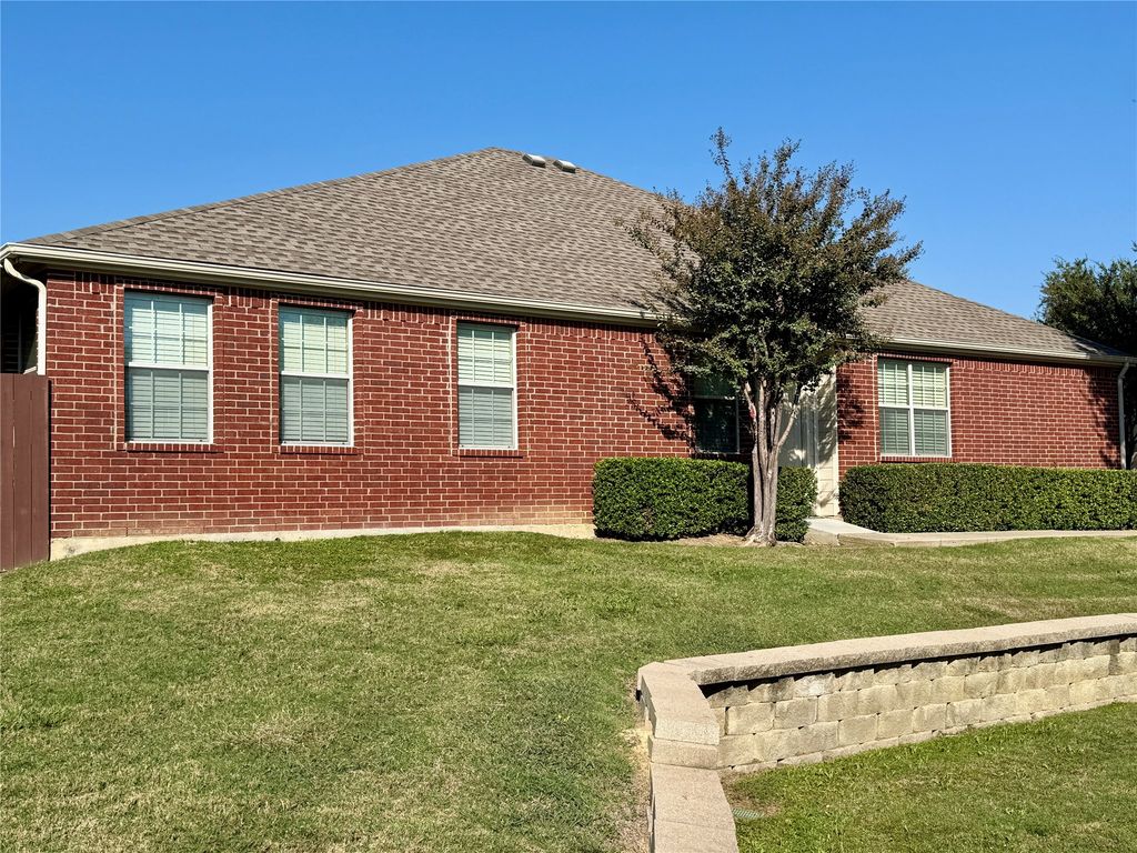 236 Bexar Drive, Lewisville, TX 75067 — photo 4