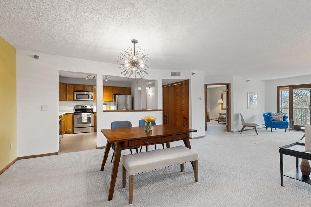 6085 Rowland Road 312, Minnetonka, MN 55343 — exterior