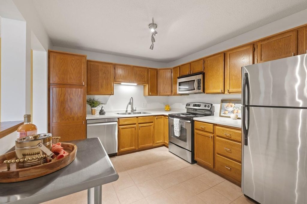 6085 Rowland Road 312, Minnetonka, MN 55343 — photo 4