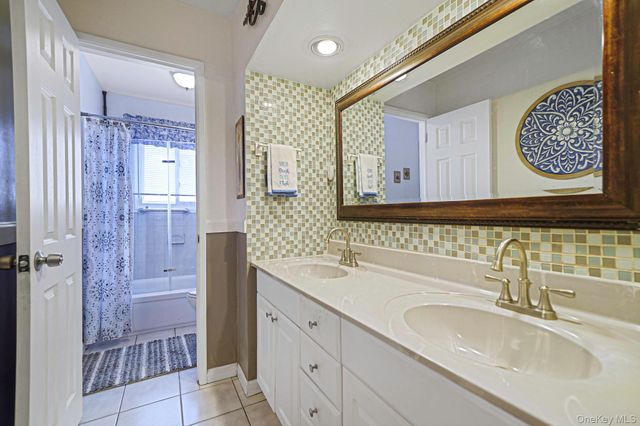 10 Pierre Drive, Commack, NY 11725