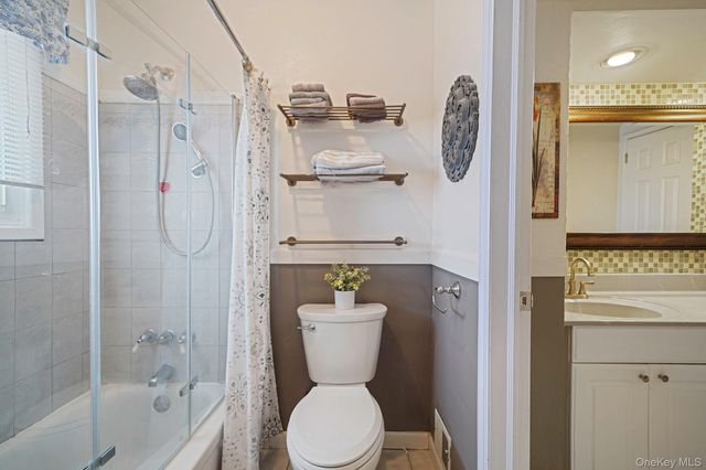 10 Pierre Drive, Commack, NY 11725