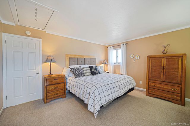 10 Pierre Drive, Commack, NY 11725