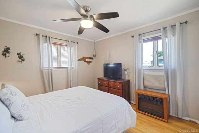 10 Pierre Drive, Commack, NY 11725