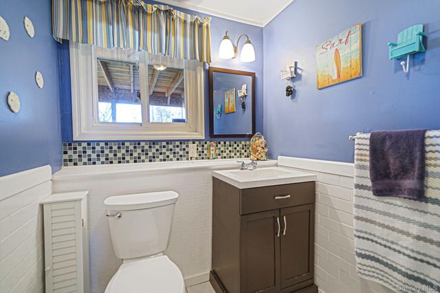 10 Pierre Drive, Commack, NY 11725