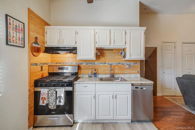 10 Pierre Drive, Commack, NY 11725