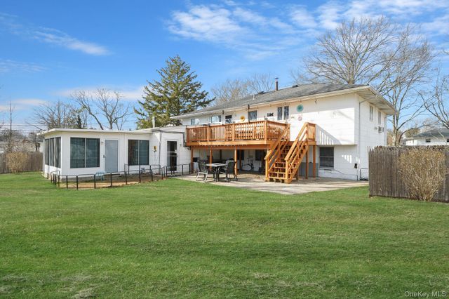 10 Pierre Drive, Commack, NY 11725