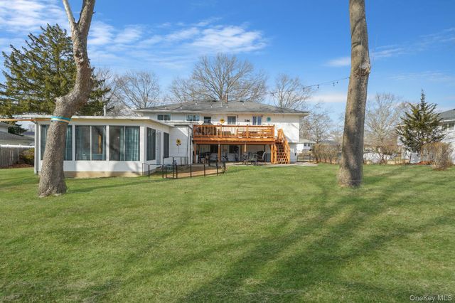 10 Pierre Drive, Commack, NY 11725