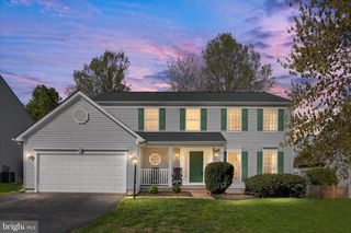 18685 POTOMAC STATION DR, Leesburg, VA 20176