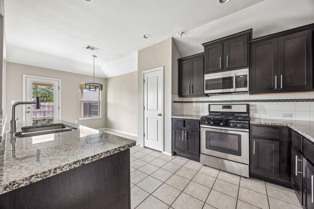 5505 Bonneville BND, Austin, TX 78744