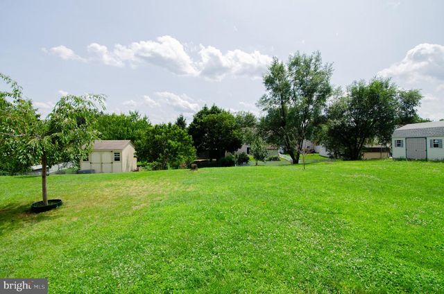 250 H ST, Carlisle, PA 17013
