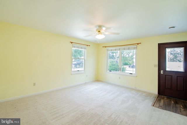 250 H ST, Carlisle, PA 17013