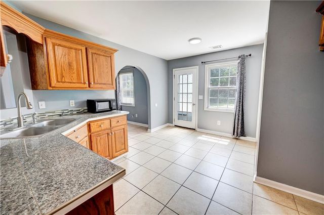126 Summerfield NE Lane, Calhoun, GA 30701