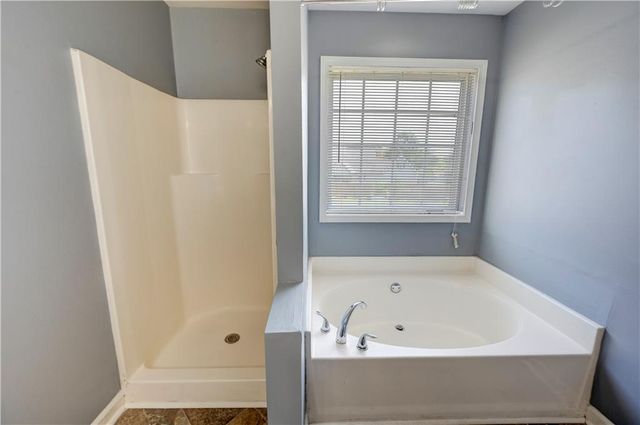 126 Summerfield NE Lane, Calhoun, GA 30701