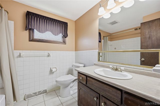72 East Cherbourg Drive, Cheektowaga, NY 14227