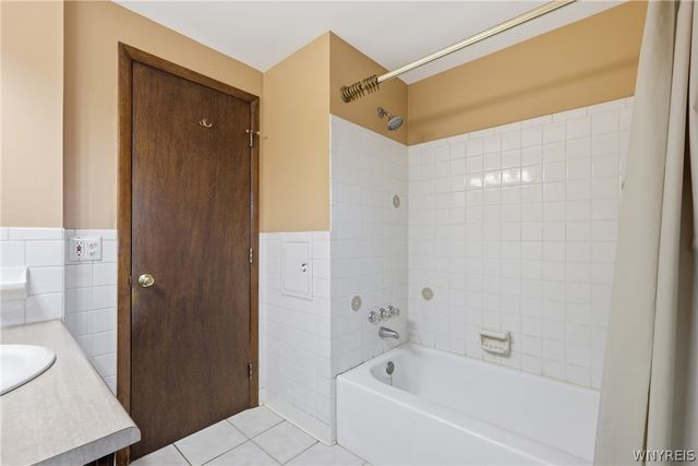 72 East Cherbourg Drive, Cheektowaga, NY 14227