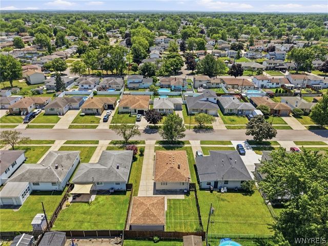 72 East Cherbourg Drive, Cheektowaga, NY 14227