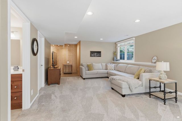 3804 Stratford Drive, Manhattan, KS 66503