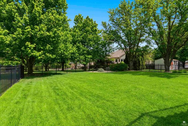 3804 Stratford Drive, Manhattan, KS 66503
