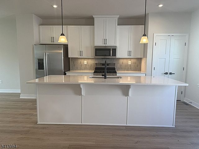 106 E Stiger St, Hackettstown Town, NJ 07840