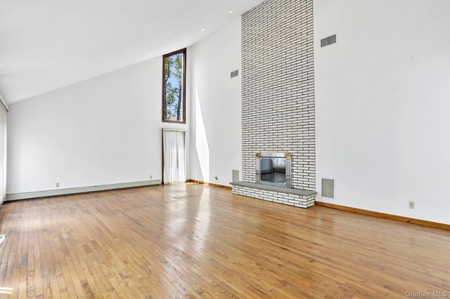 20 High Point Lane, Scarsdale, NY 10583