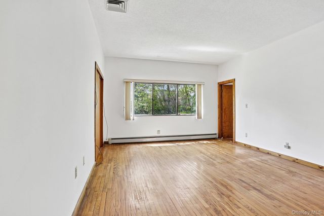 20 High Point Lane, Scarsdale, NY 10583