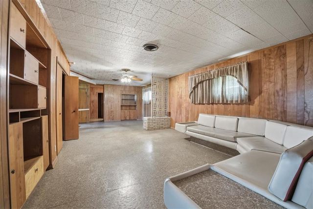 5095 Carlyss Drive, Sulphur, LA 70665
