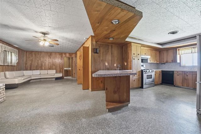 5095 Carlyss Drive, Sulphur, LA 70665