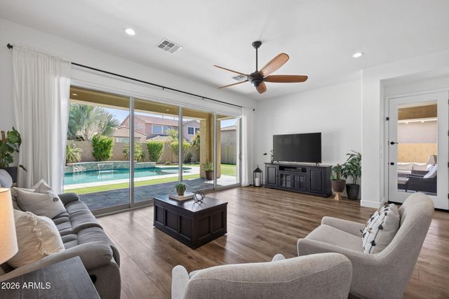 10611 E SIMONE Avenue, Mesa, AZ 85212