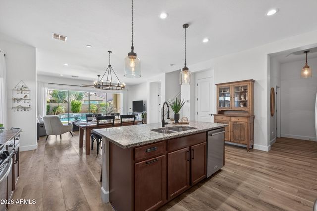 10611 E SIMONE Avenue, Mesa, AZ 85212