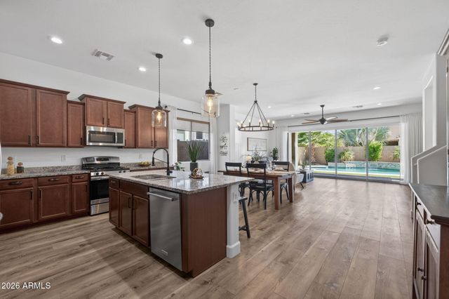 10611 E SIMONE Avenue, Mesa, AZ 85212