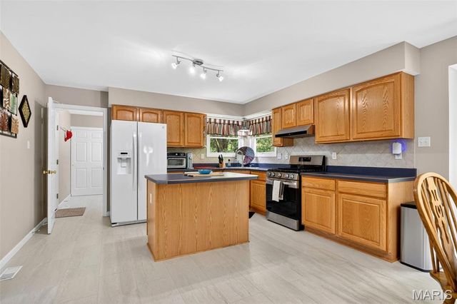2 Wing Stem Court, O'fallon, MO 63368