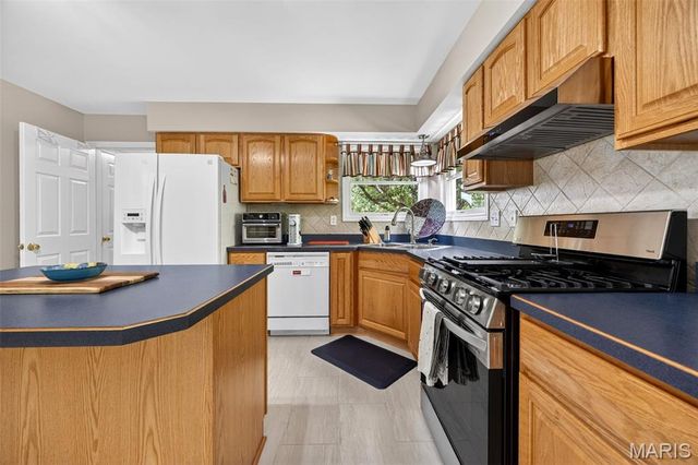 2 Wing Stem Court, O'fallon, MO 63368