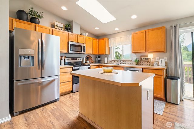 412 Allison Way, Nooksack, WA 98276