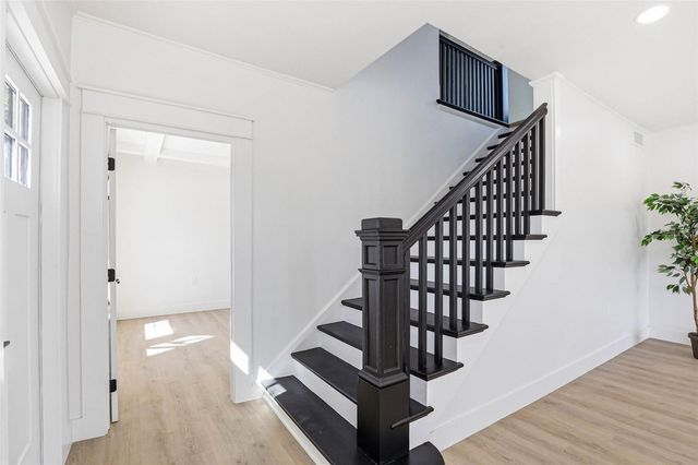 301 81ST AVENUE NE, St Petersburg, FL 33702