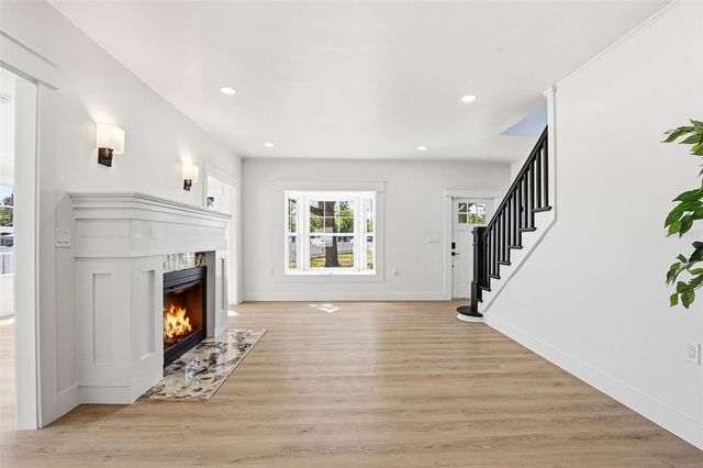 301 81ST AVENUE NE, St Petersburg, FL 33702